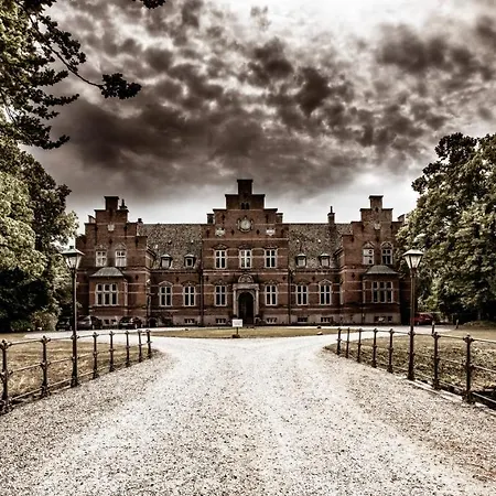 Fuglsang Herregaard 2*