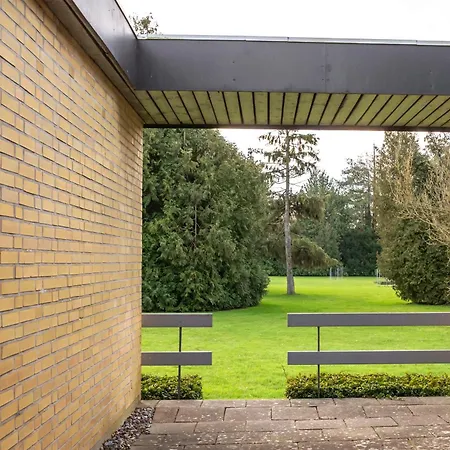 Fuglsang Herregaard 2*