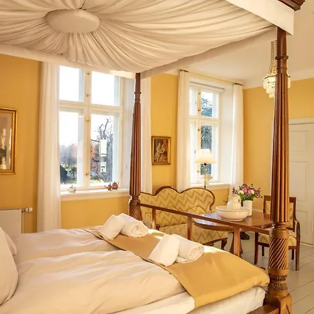 Fuglsang Herregaard Hotel 2*